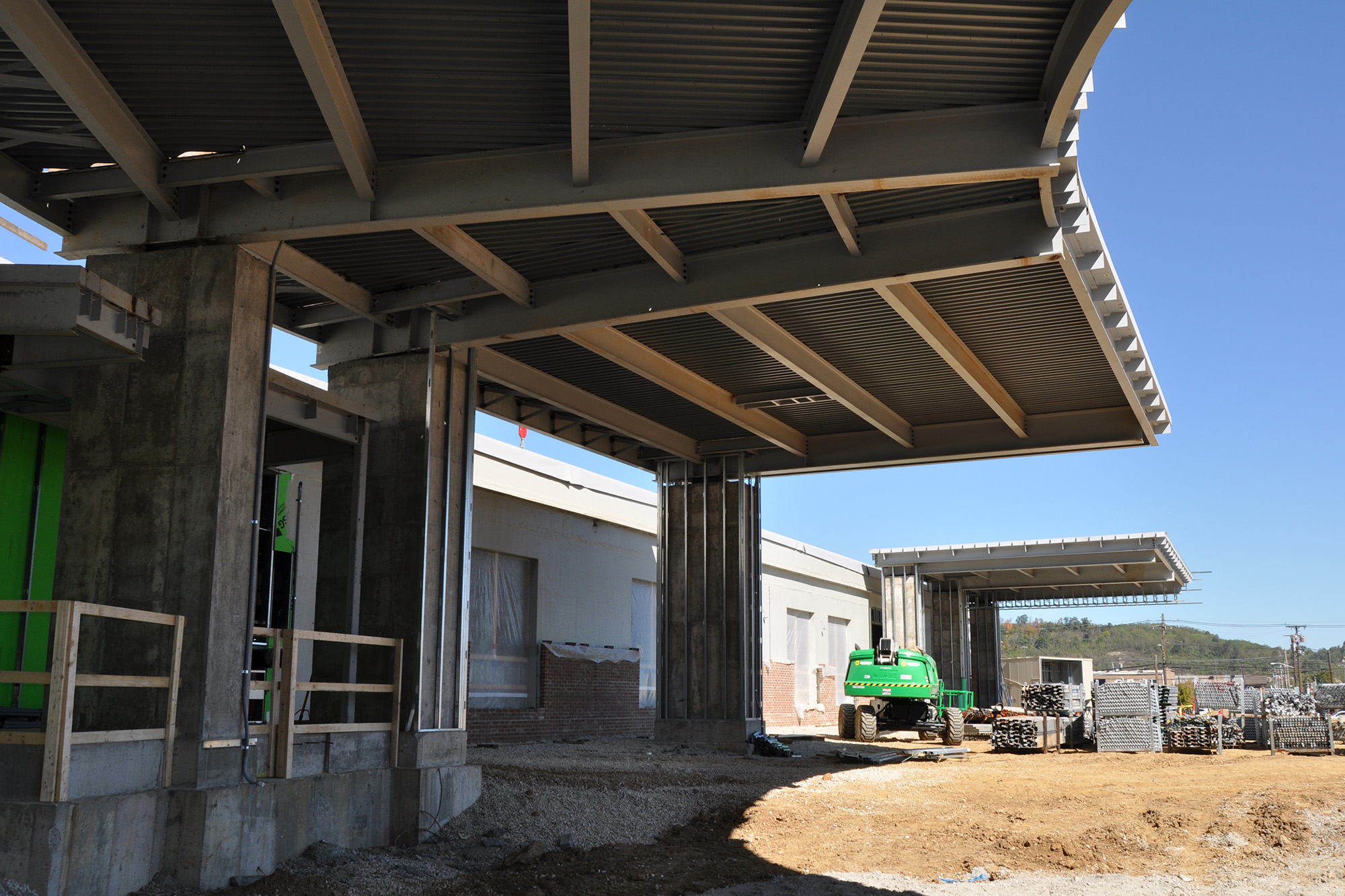 Photo from ground level of exterior of Main Entrance looking back toward the ED entrance